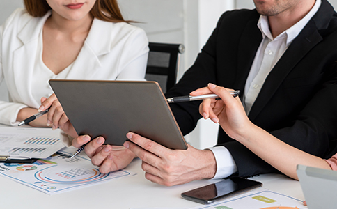 股份變更手續(xù)如何辦理？