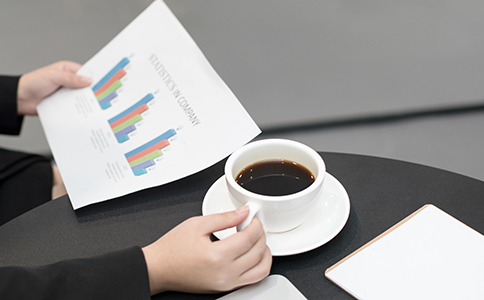 銀行開(kāi)公戶時(shí)會(huì)有一些費(fèi)用。如果你選擇上海作為注冊(cè)公司